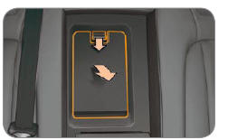 L'ouverture de la trappe s'effectue en